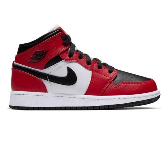 NIKE AIR JORDAN 1 MID ‘CHICAGO BLACK TOE’ SNEAKERS - Picture 2 of 15